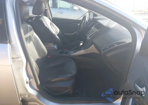 2014 Ford Focus Se z USA, uszkodzony, nr VIN 1FADP3F25EL417195